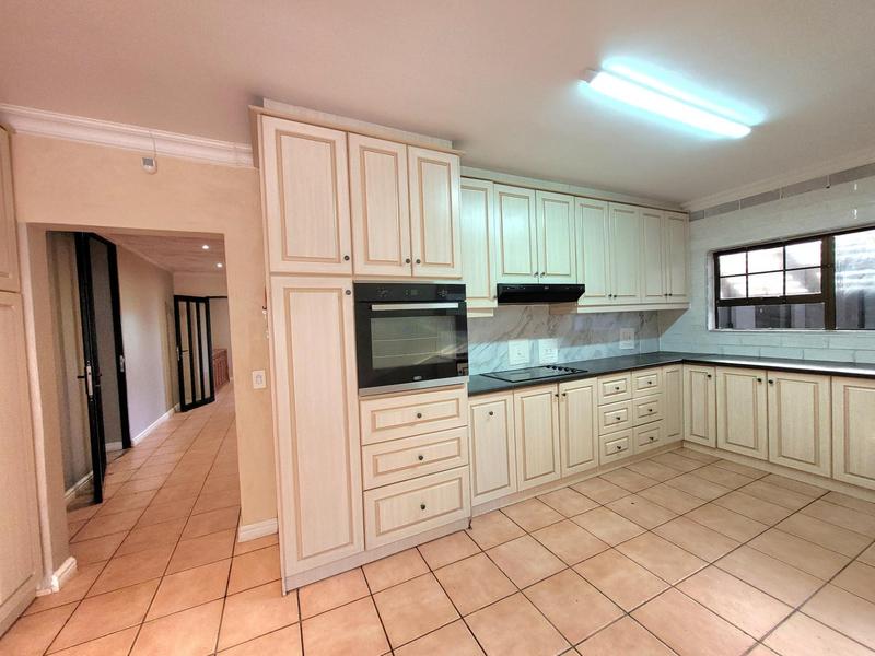 To Let 5 Bedroom Property for Rent in Eversdal Western Cape